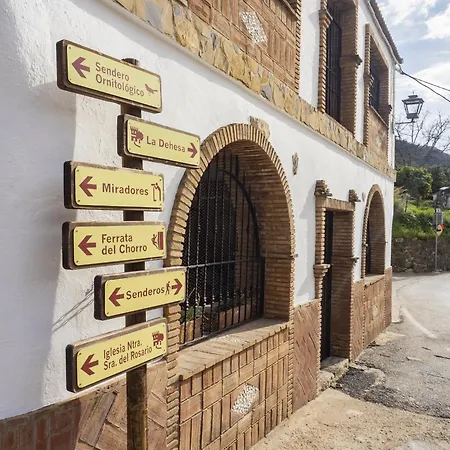 Cubo's La Albahaca De Libar * Jimera de Libar